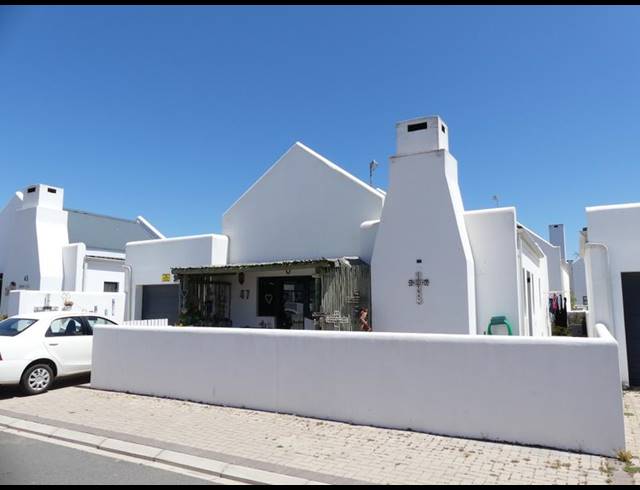 2 BEDROOM HOUSE FOR SALE IN BRITANNIA BAY